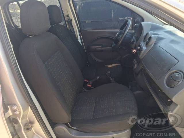 2016 FIAT UNO 