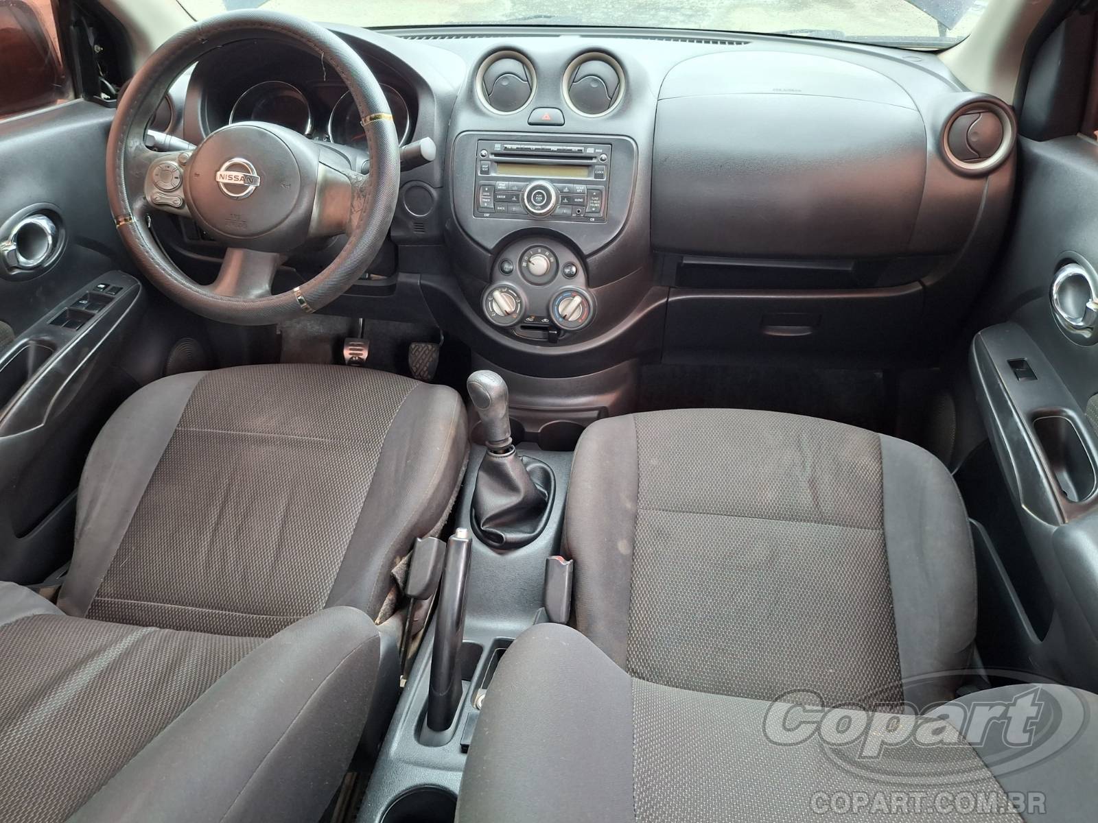 Foto 9 de 10: 2014 NISSAN VERSA