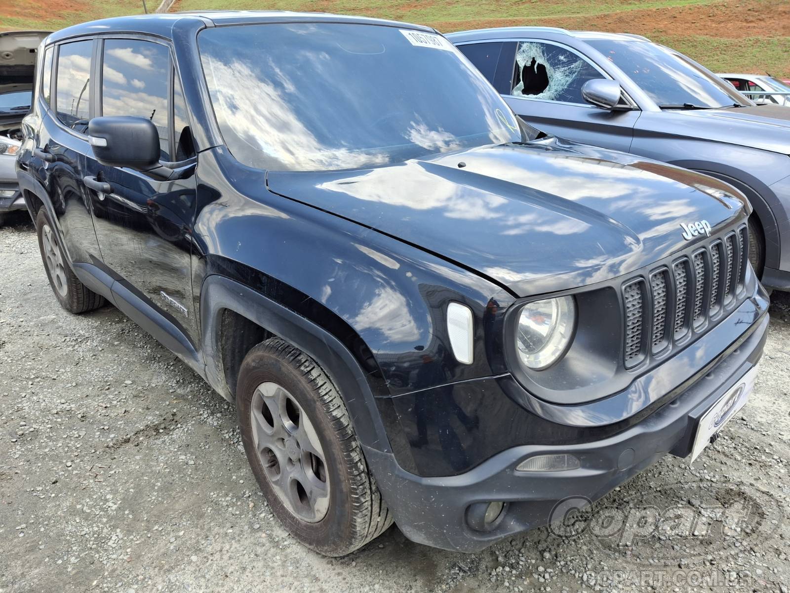 Veículo Fiat Renegade JEEP RENEGADE 1.8 16V E.TORQ EVO FLEXIVEL ALCOOL/GASOLINA 2020 2020 em leilão