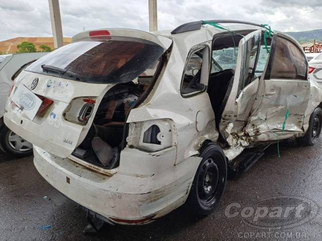 2015 VOLKSWAGEN SPACEFOX 