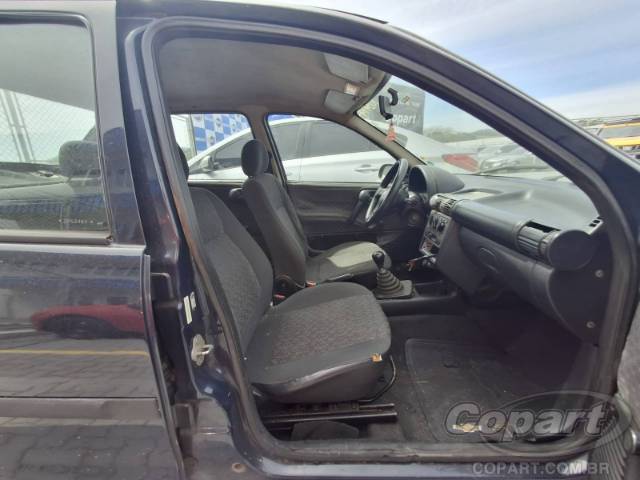 2005 CHEVROLET CLASSIC 