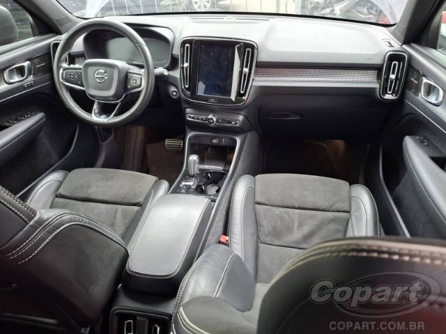 2019 VOLVO XC40 