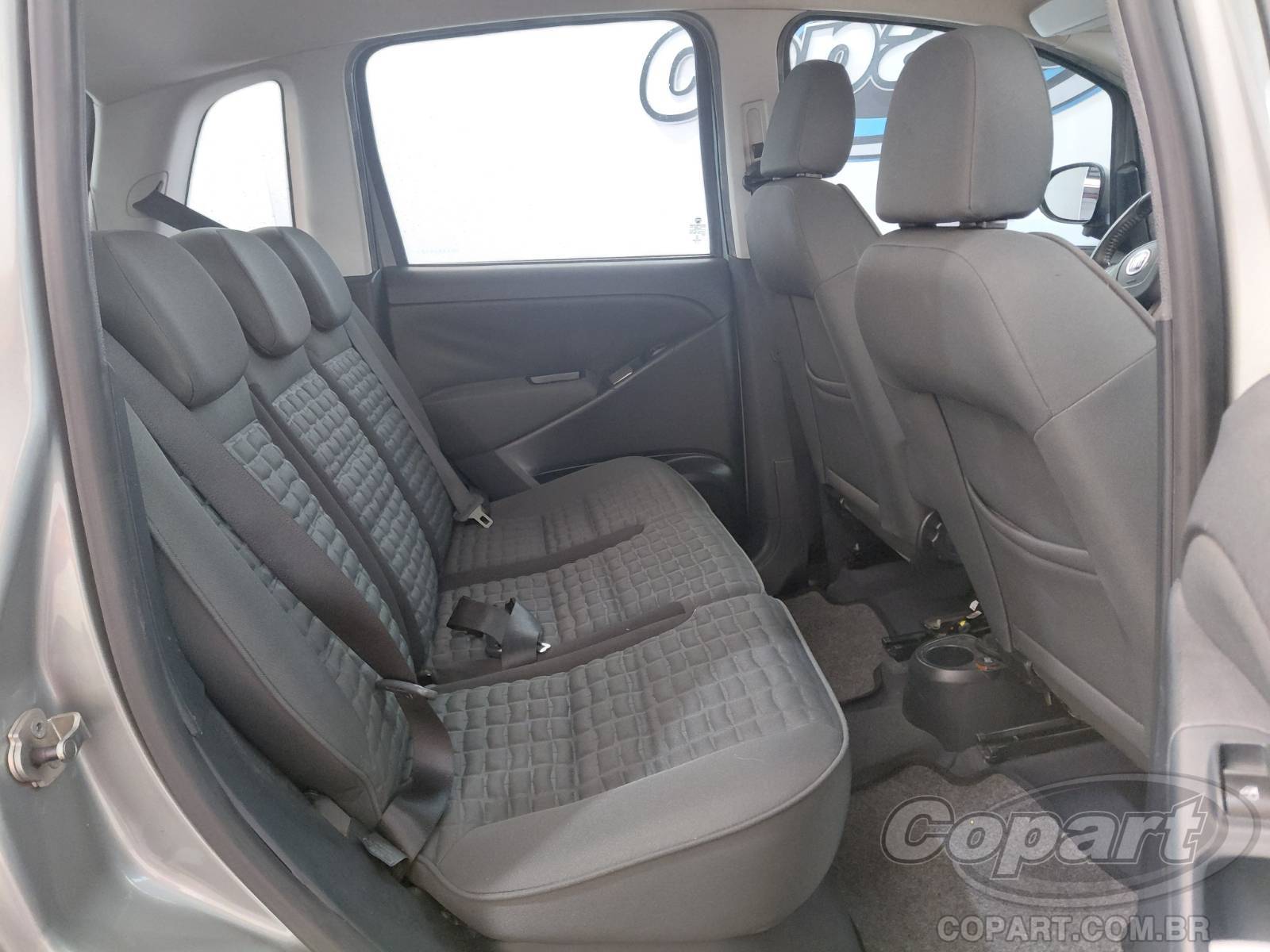 Foto 6 de 10: 2016 FIAT IDEA