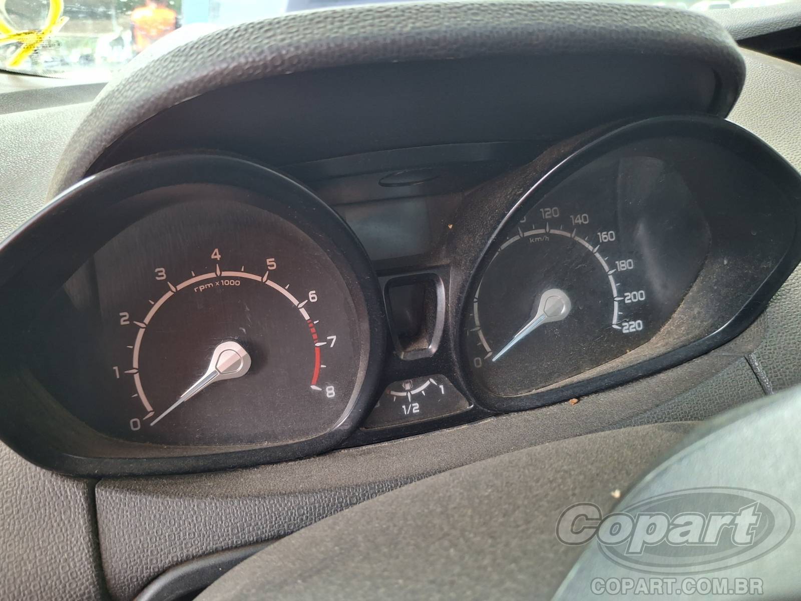 Foto 8 de 10: 2015 FORD ECOSPORT