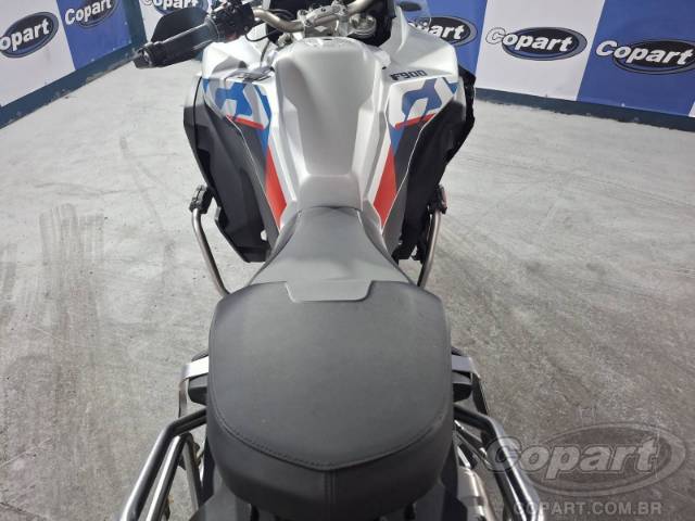 2025 BMW F 900 