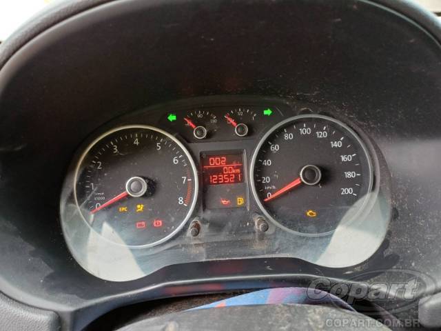 2015 VOLKSWAGEN VOYAGE 