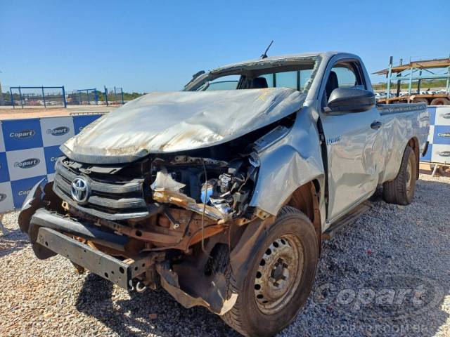 2020 TOYOTA HILUX CS 