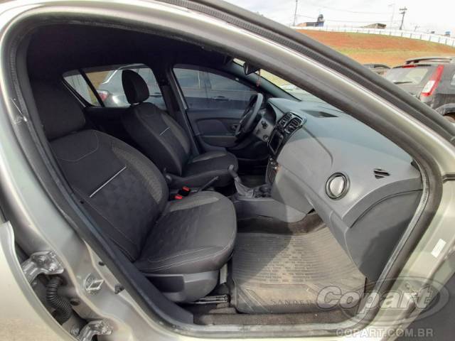 2025 RENAULT SANDERO 