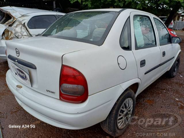 2004 CHEVROLET CORSA SEDAN 