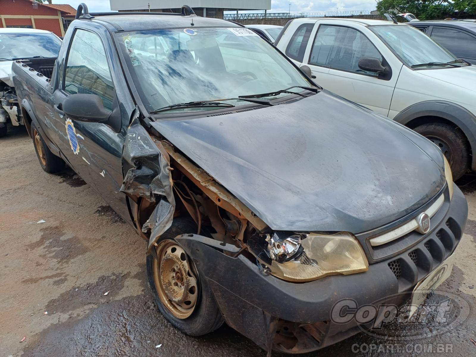 Fiat Strada CS Fire 1.4 2012 Colisão Média Monta