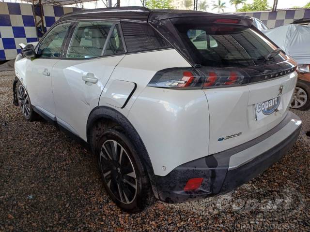2023 PEUGEOT e-2008 