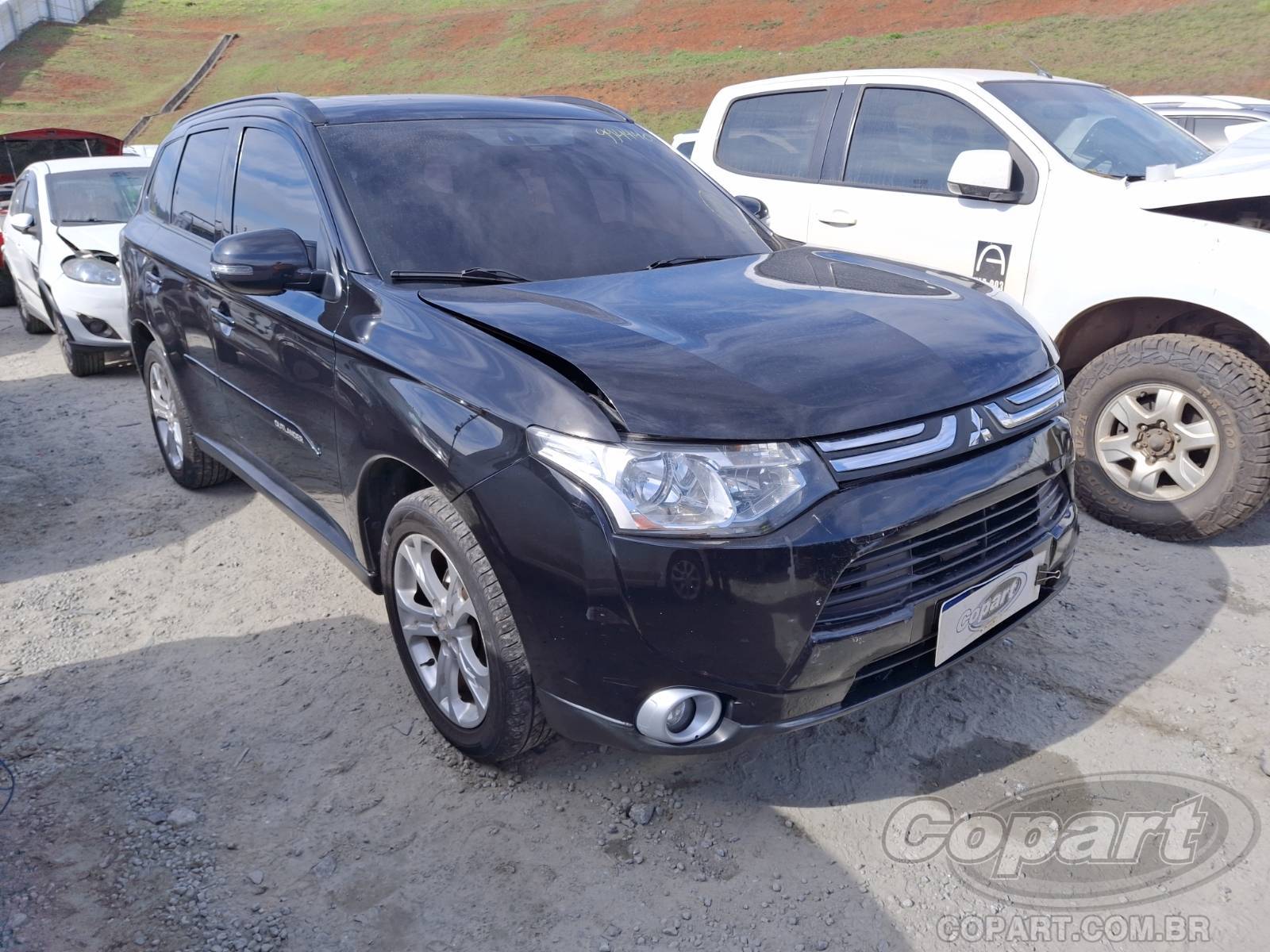 Veículo Mitsubishi Outlander MITSUBISHI OUTLANDER 2.0 16V MIVEC 2014 2014 em leilão