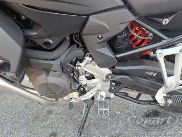 2025 BMW F 900 