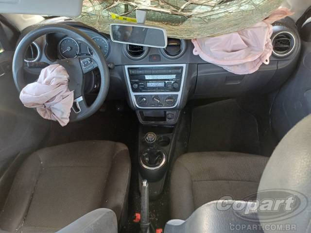 2016 VOLKSWAGEN GOL 