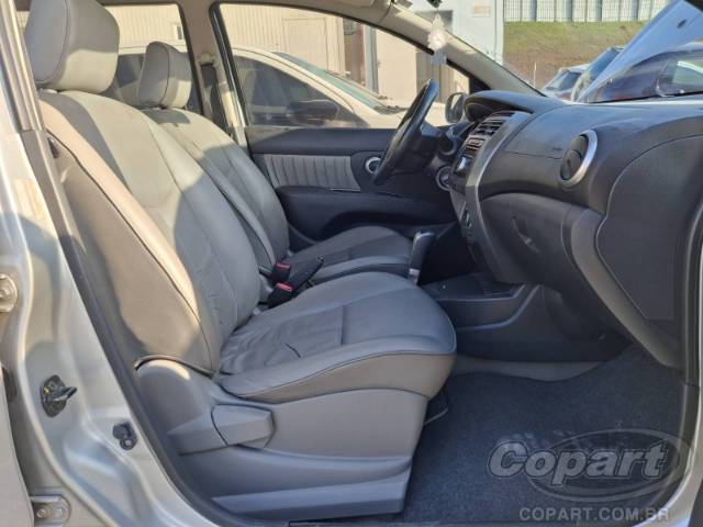 2010 NISSAN GRAND LIVINA 