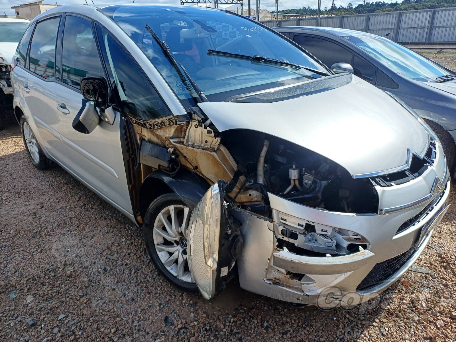 Citroen C4 Picasso GLX 2.0 16V 2012 Colisão Média Monta
