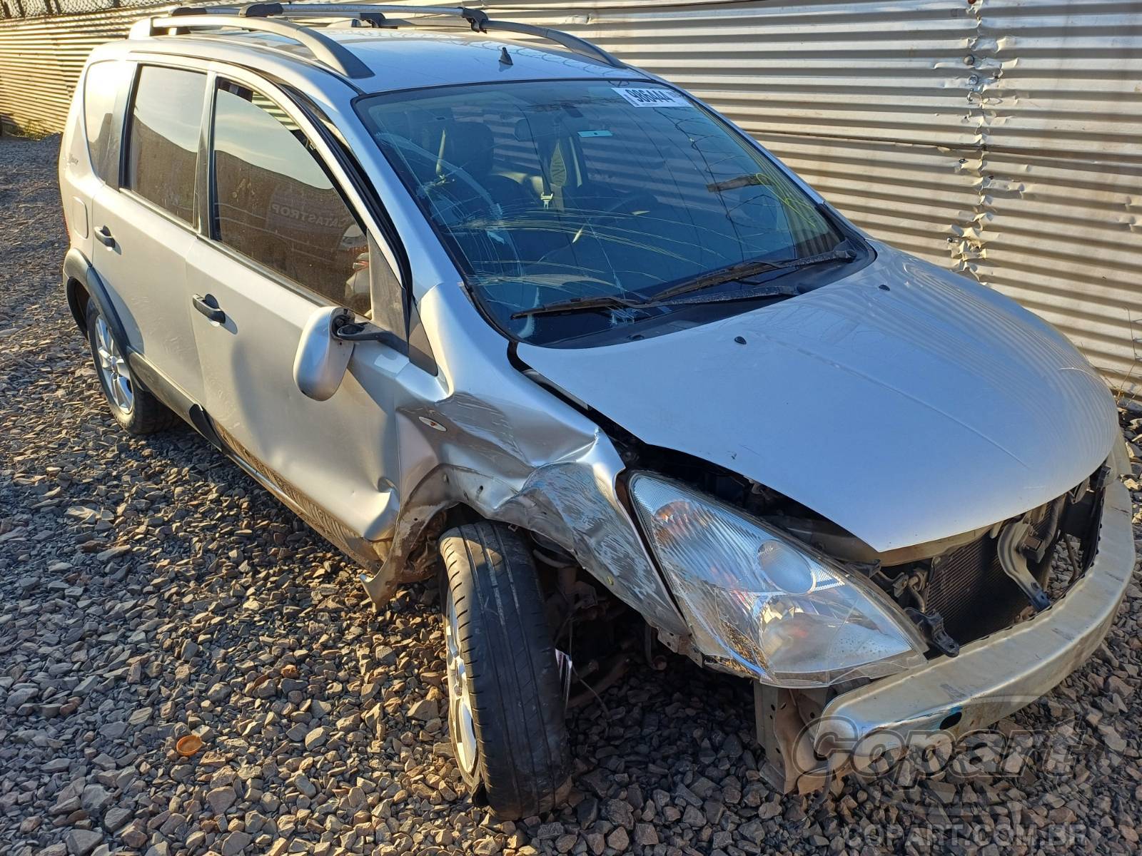 Nissan Livina X-Gear SL 1.6 16V 2011 Colisão Média Monta