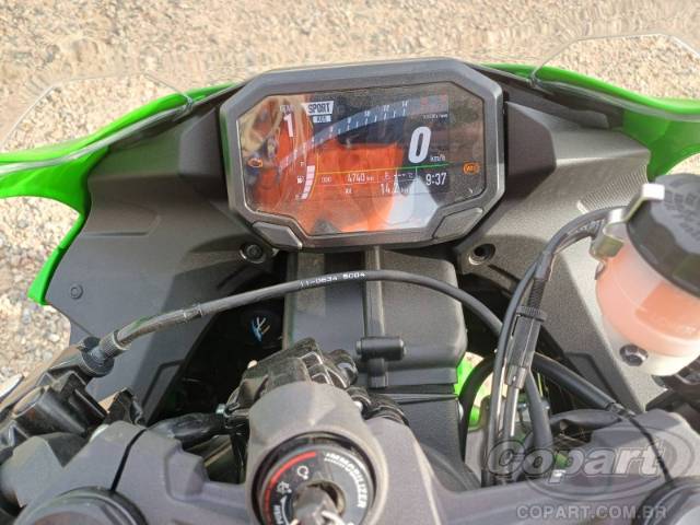 2025 KAWASAKI NINJA ZX-6R 