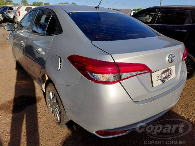 2025 TOYOTA YARIS SEDA 