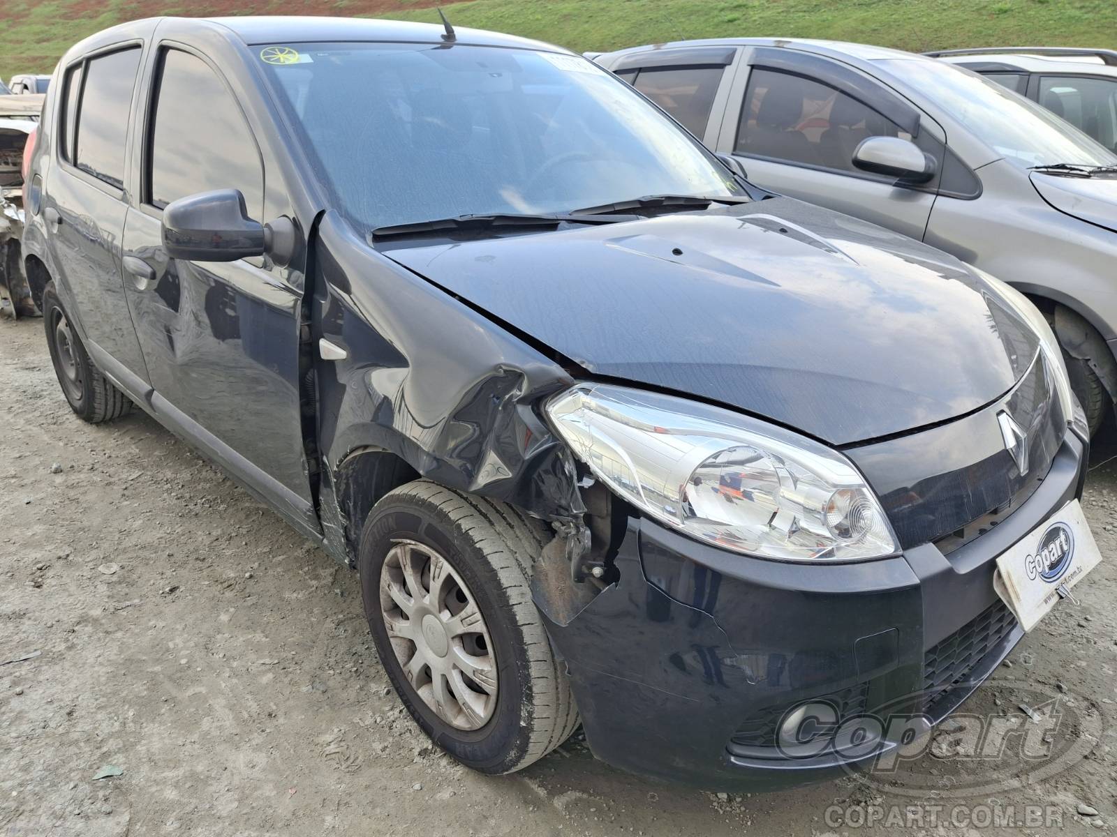 Veículo Renault Sandero Renault Sandero Expression 1.0 16V Hi-Flex 2012 2012 em leilão