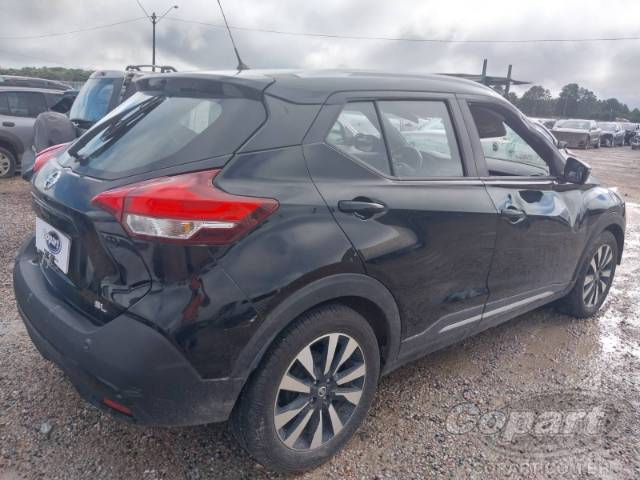 2017 NISSAN KICKS 