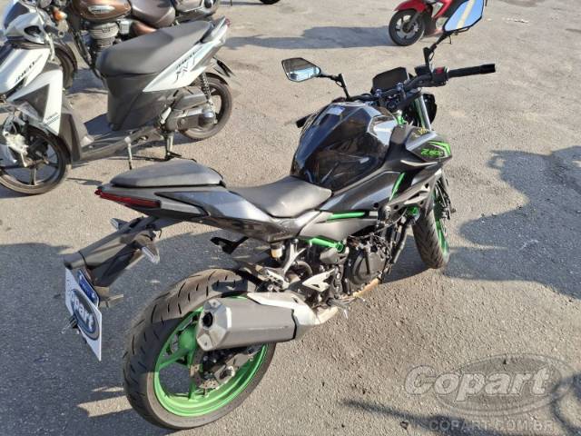 2026 KAWASAKI Z500 