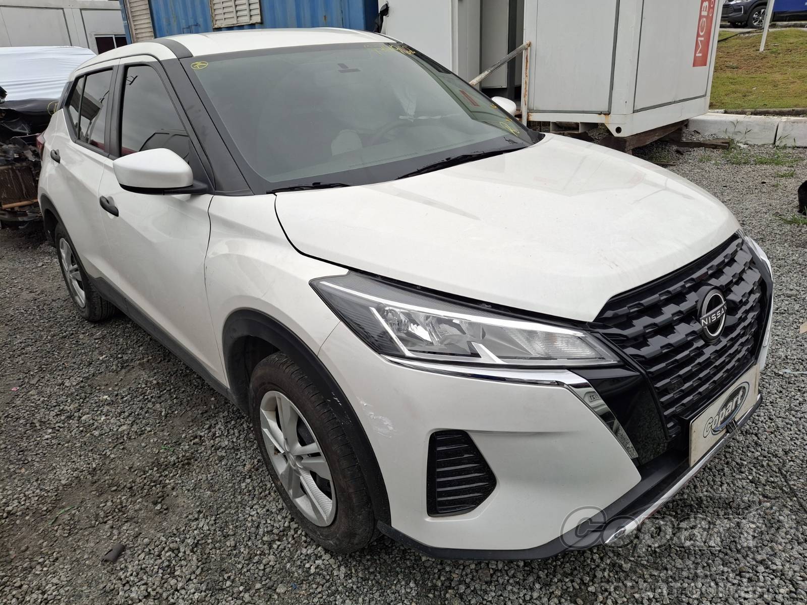 Nissan Kicks Active CVT 1.6 16V 2023 Médio Dano