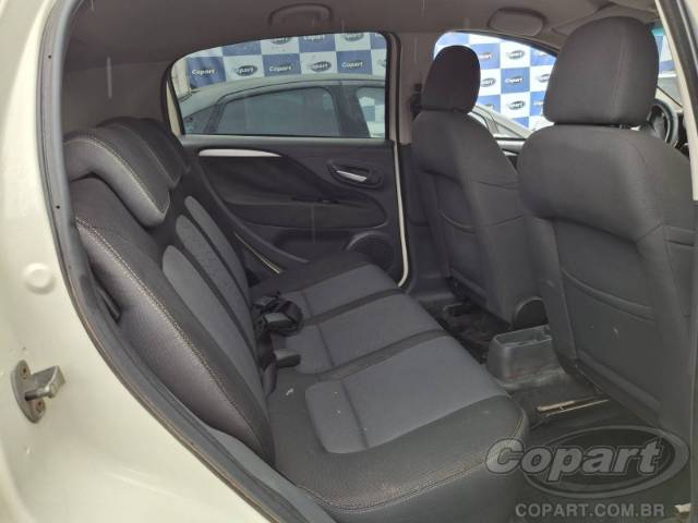 2016 FIAT PUNTO 