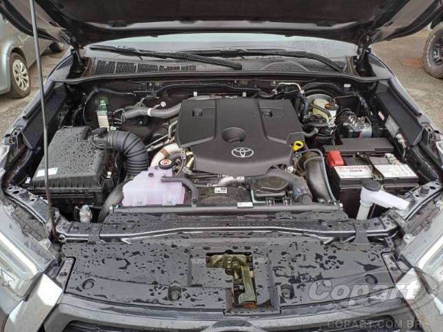 2024 TOYOTA HILUX CD 