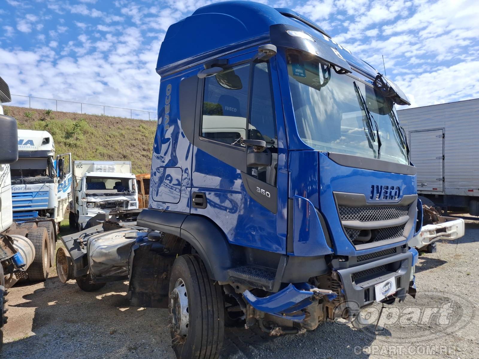 Veículo IVECO Stralis IVECO Stralis 460S36T 8.7 I6 2022 Médio Dano 2022 em leilão