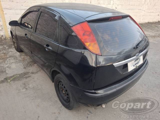 2005 FORD FOCUS 