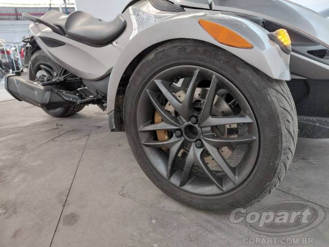 2013 CAN-AM SPYDER 