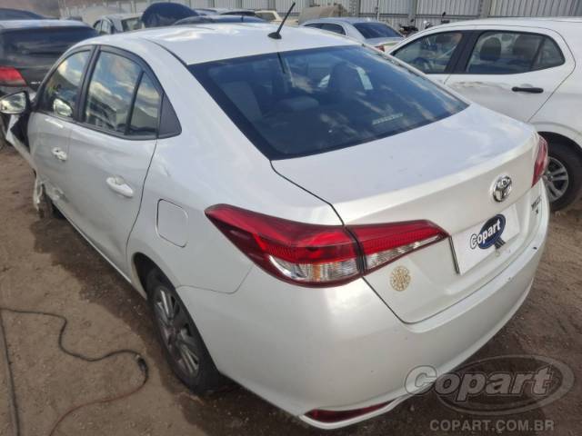 2022 TOYOTA YARIS SEDA 