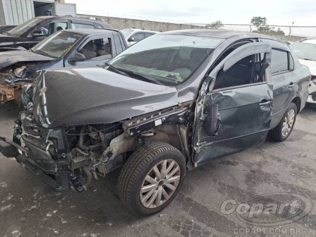 2014 VOLKSWAGEN VOYAGE 