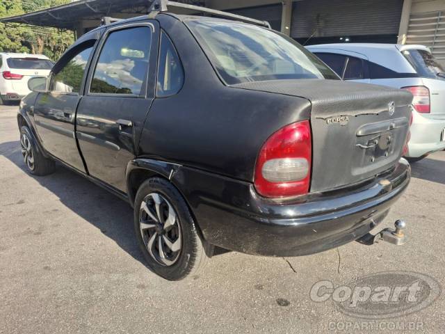 2001 CHEVROLET CORSA SEDAN 