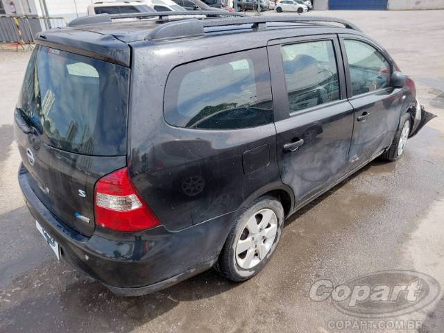 2011 NISSAN GRAND LIVINA 