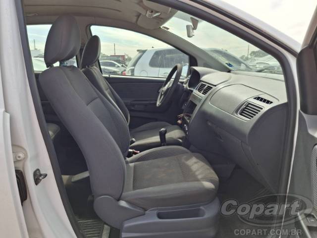 2011 VOLKSWAGEN FOX 