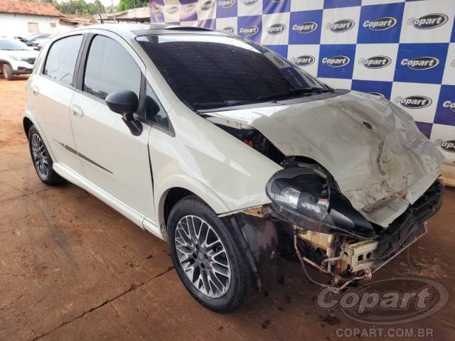 2014 FIAT PUNTO 