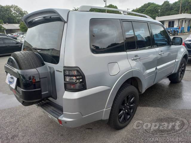 2011 MITSUBISHI PAJERO FULL 