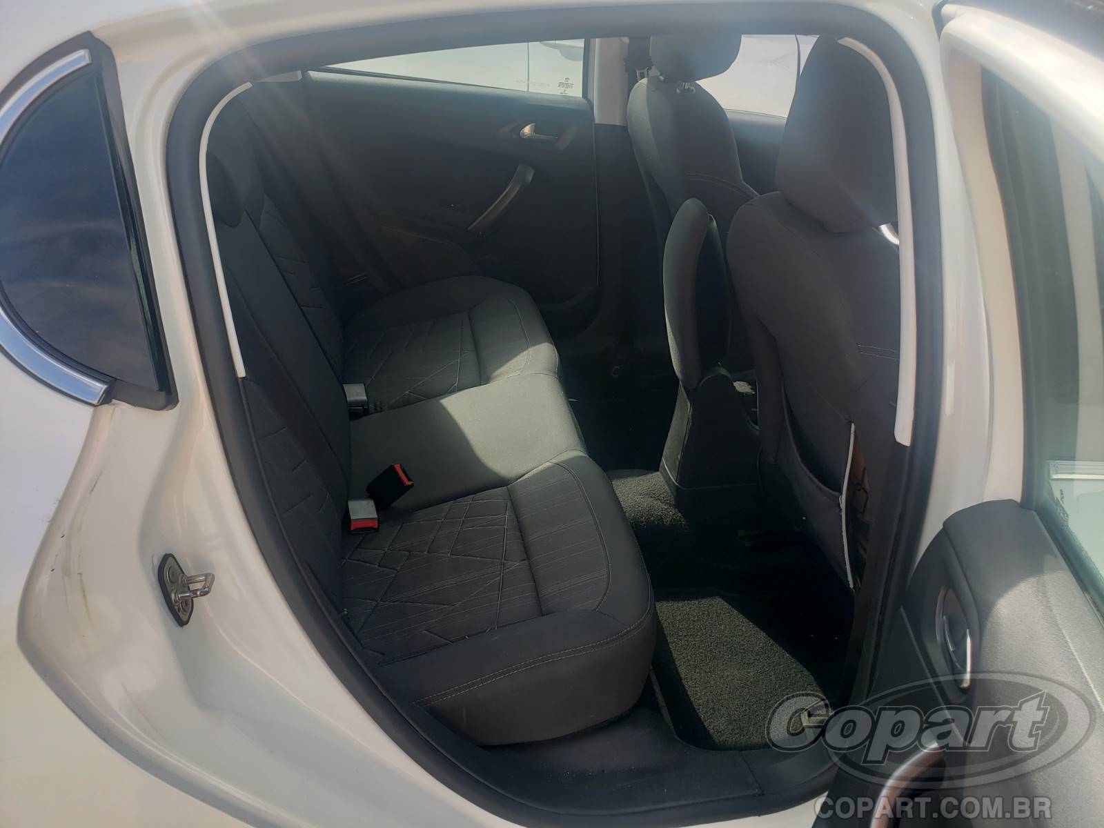 Foto 6 de 10: 2014 PEUGEOT 208