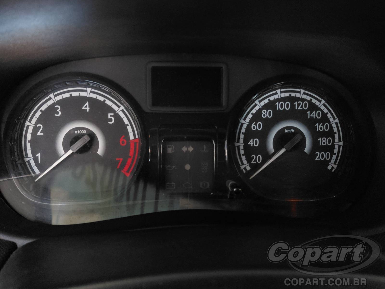 Foto 8 de 11: 2014 RENAULT SANDERO