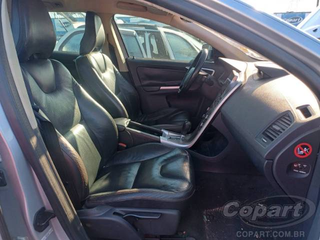 2011 VOLVO XC60 