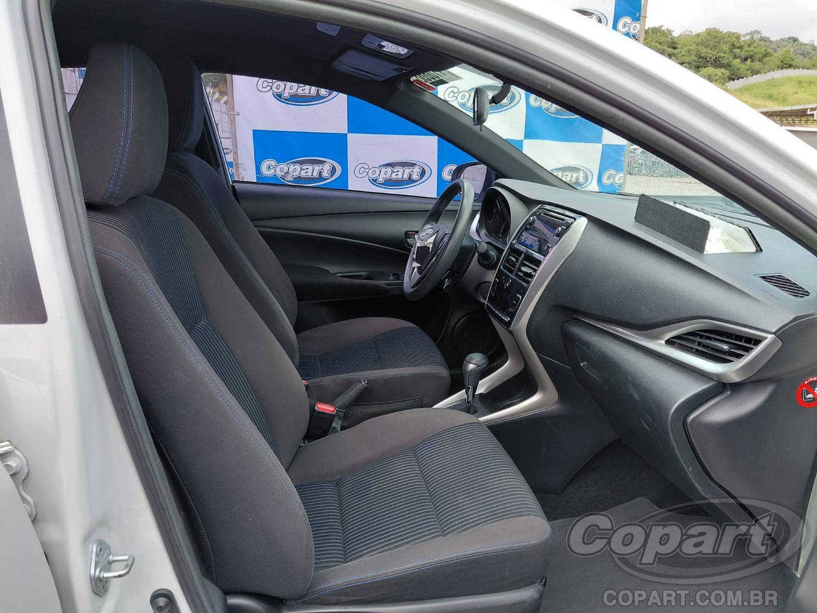 Foto 5: 2021 TOYOTA YARIS