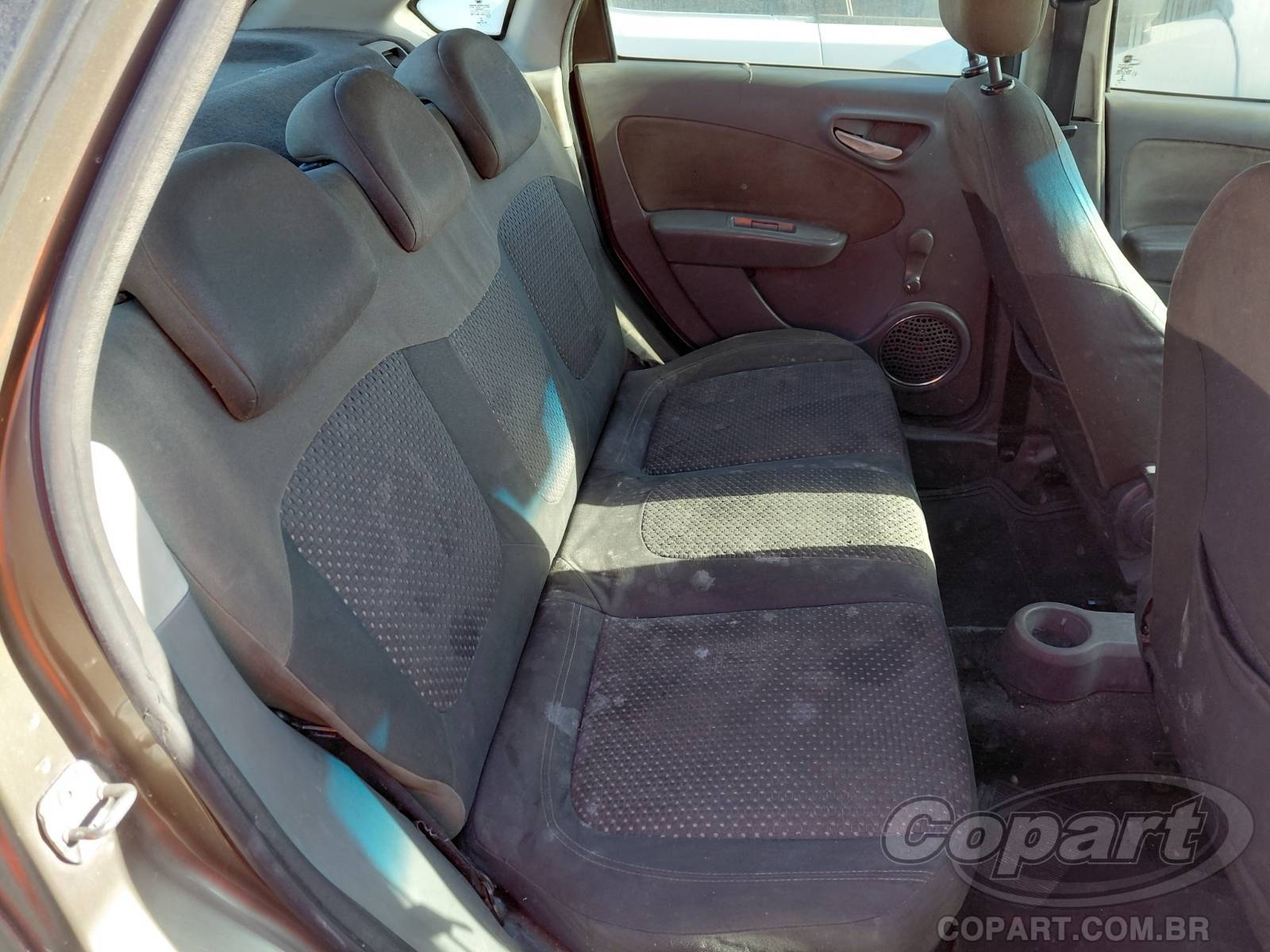 Foto 6 de 10: 2015 FIAT GRAND SIENA