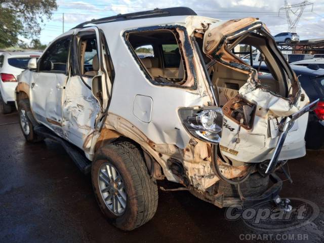 2014 TOYOTA HILUX SW4 