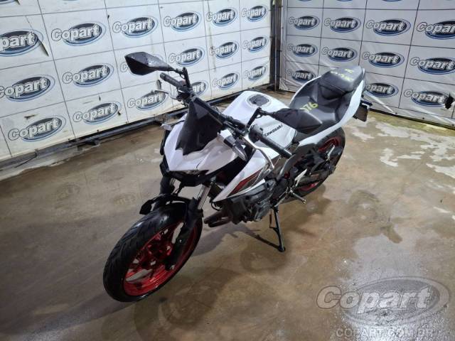 2026 KAWASAKI Z500 
