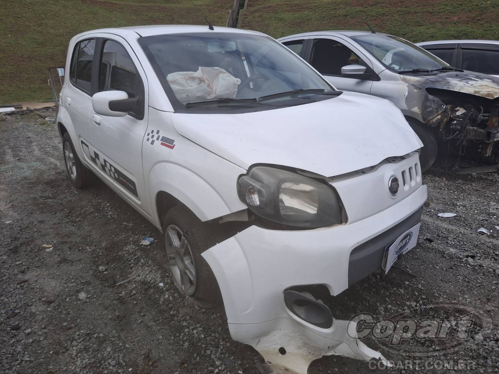 Veículo Fiat Uno Fiat Uno Vivace 1.0 Evo 2016 Colisão Média Monta 2016 em leilão