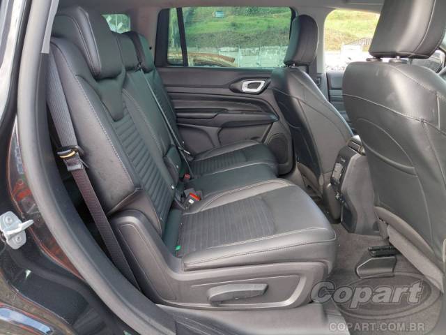 2025 JEEP COMMANDER 
