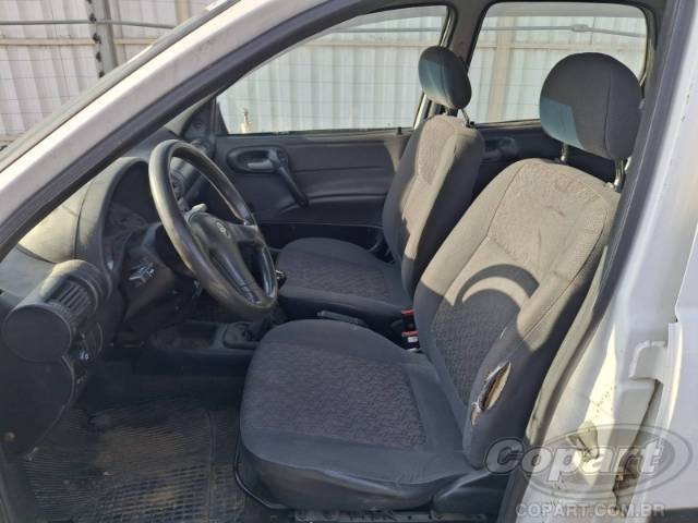2004 CHEVROLET CORSA SEDAN 