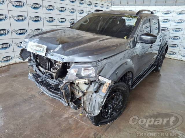 2025 NISSAN FRONTIER CD 